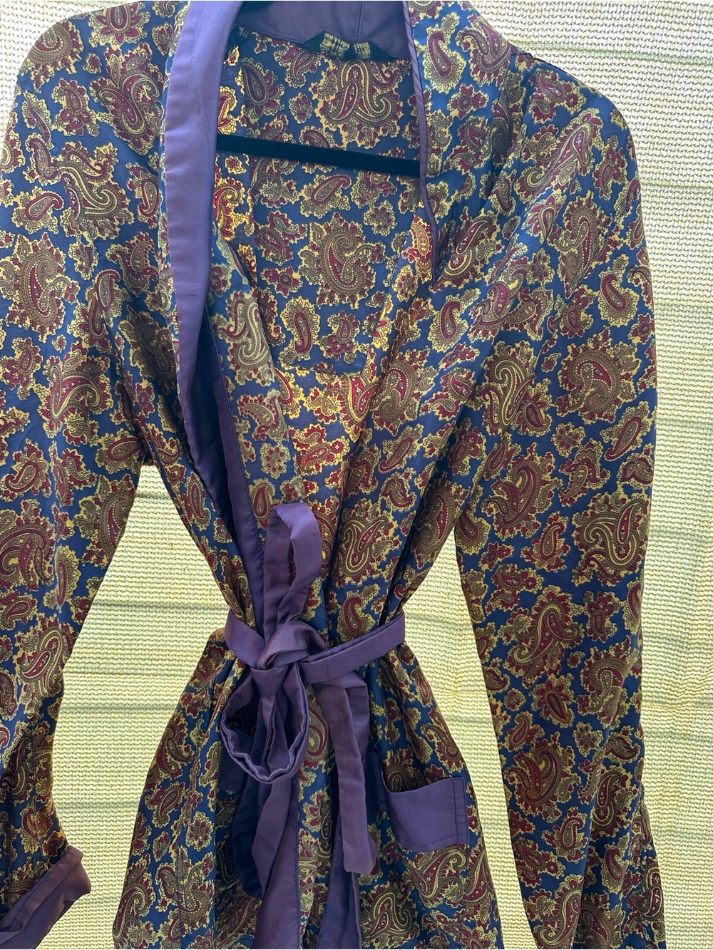 Vintage men’s  Paisley Print Tie-Waist dressing gown robe.